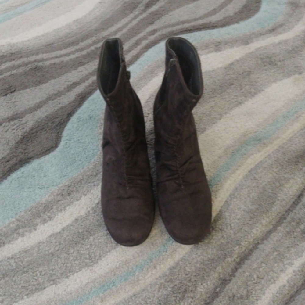 Gray velvet woman's booties size 8.5